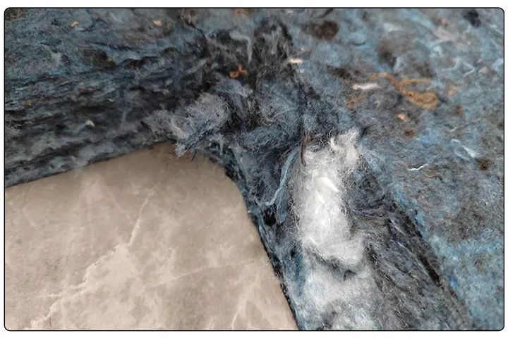 回收棉制汽車蓋板“氣味太大”？測試噴霧除臭效果！