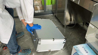 陶瓷廠異味大、被投訴,潔匠現(xiàn)場(chǎng)抽取廢氣做檢測(cè)、研制有效除臭劑!.jpg 陶瓷廠異味大、被投訴,潔匠現(xiàn)場(chǎng)抽取廢氣做檢測(cè)、研制有效除臭劑!.jpg