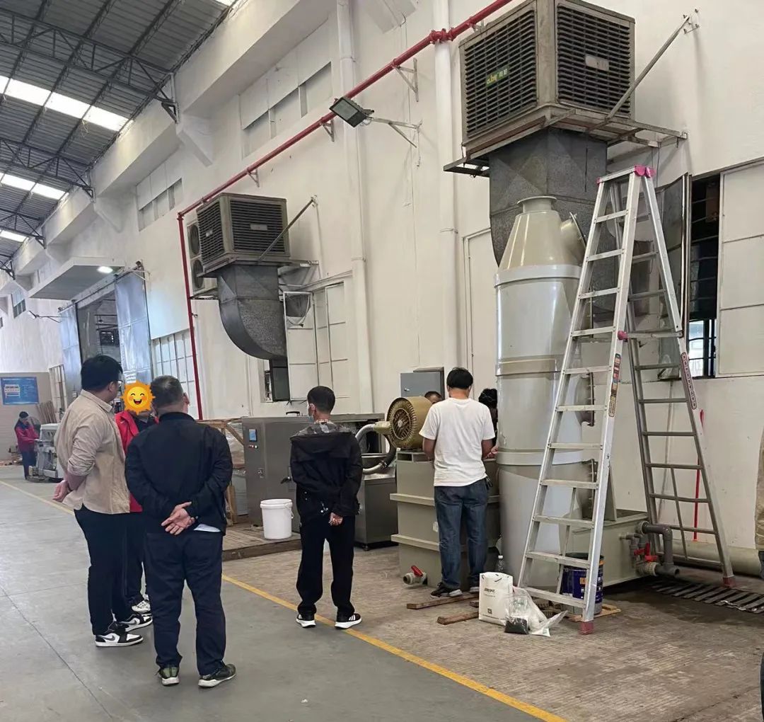 餐廚垃圾處理設備結合工業(yè)除臭劑實現(xiàn)系統(tǒng)除臭