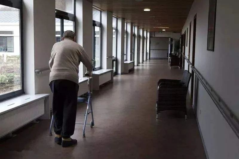 敬老院等服務(wù)機構(gòu)室內(nèi)空氣異味凈化解決方案.jpg 敬老院等服務(wù)機構(gòu)室內(nèi)空氣異味凈化解決方案.jpg